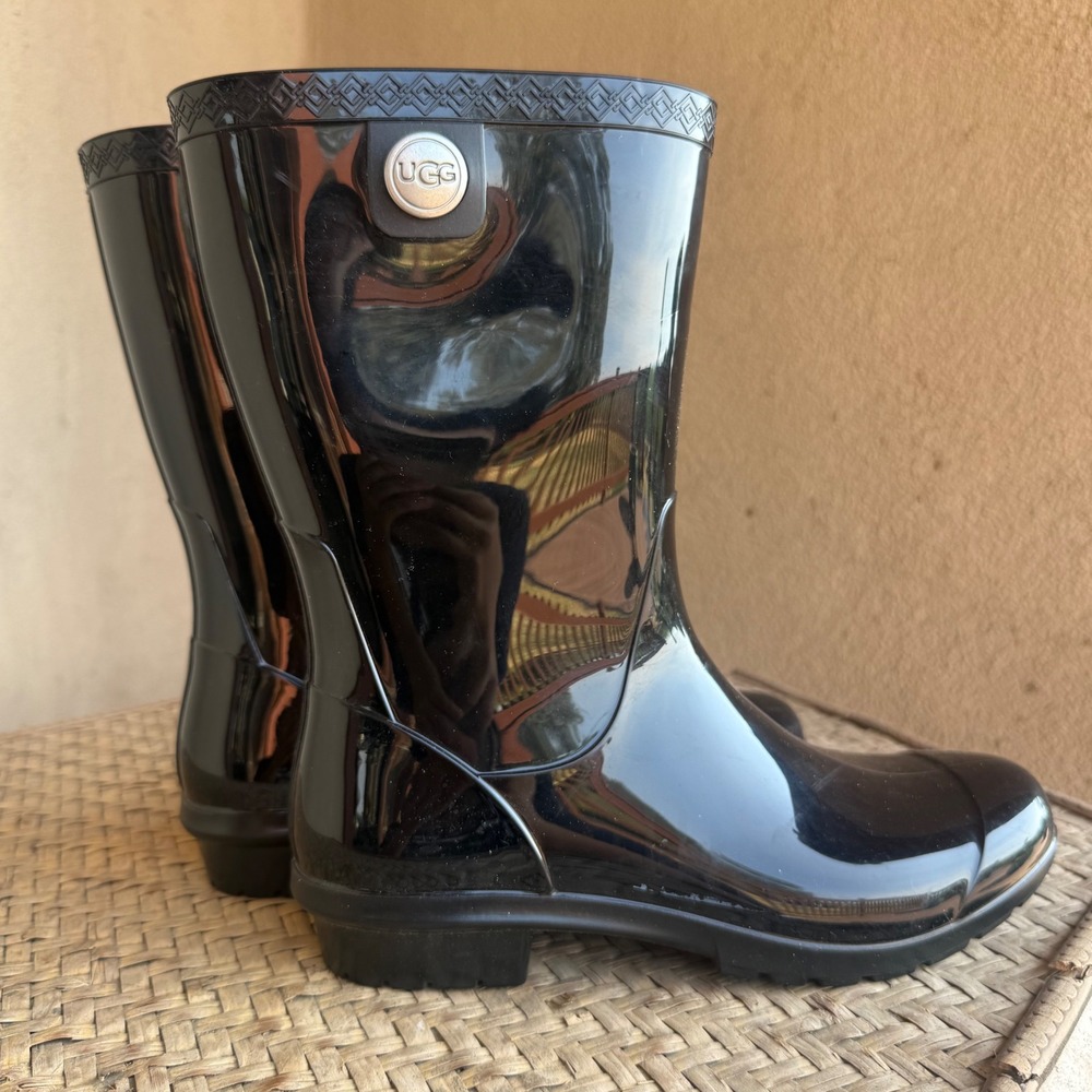 UGG Rain Boots Women Black Glossy Rubber Sheepskin Insole Mid Calf Waterproof